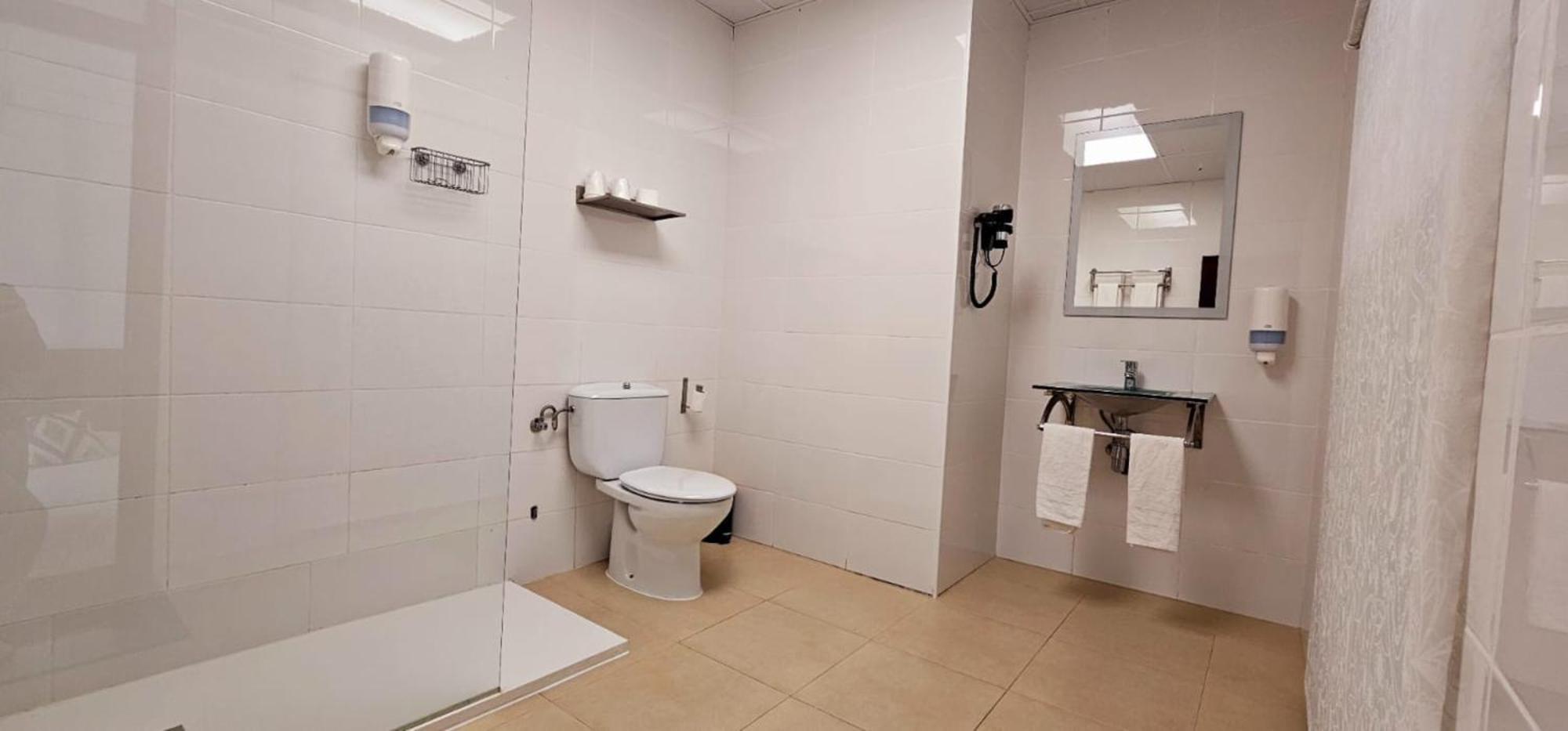 Hotel Artxanda Bilbao, Parking Gratuito En El Exterior Junto Al Hotel (Adults Only) エクステリア 写真