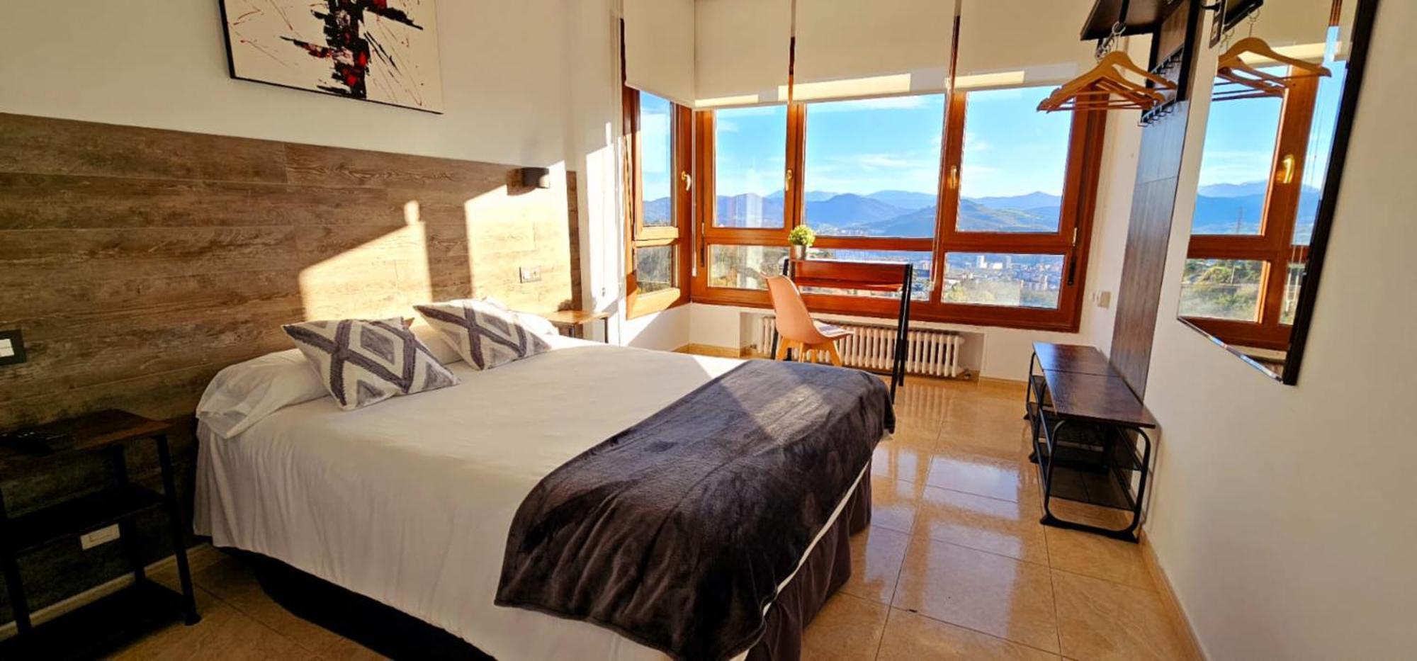 Hotel Artxanda Bilbao, Parking Gratuito En El Exterior Junto Al Hotel (Adults Only) エクステリア 写真