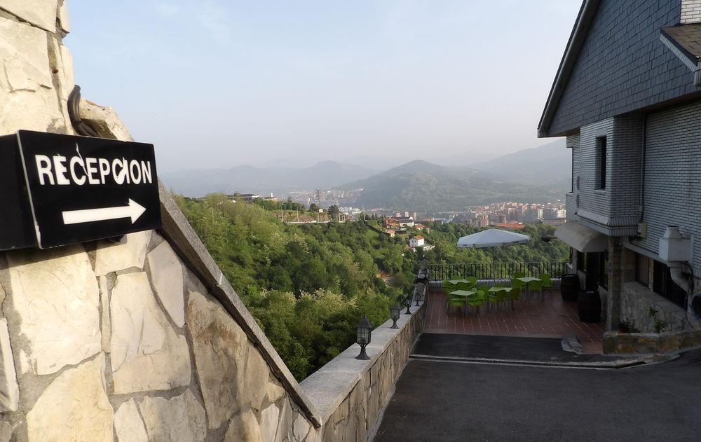 Hotel Artxanda Bilbao, Parking Gratuito En El Exterior Junto Al Hotel (Adults Only) エクステリア 写真